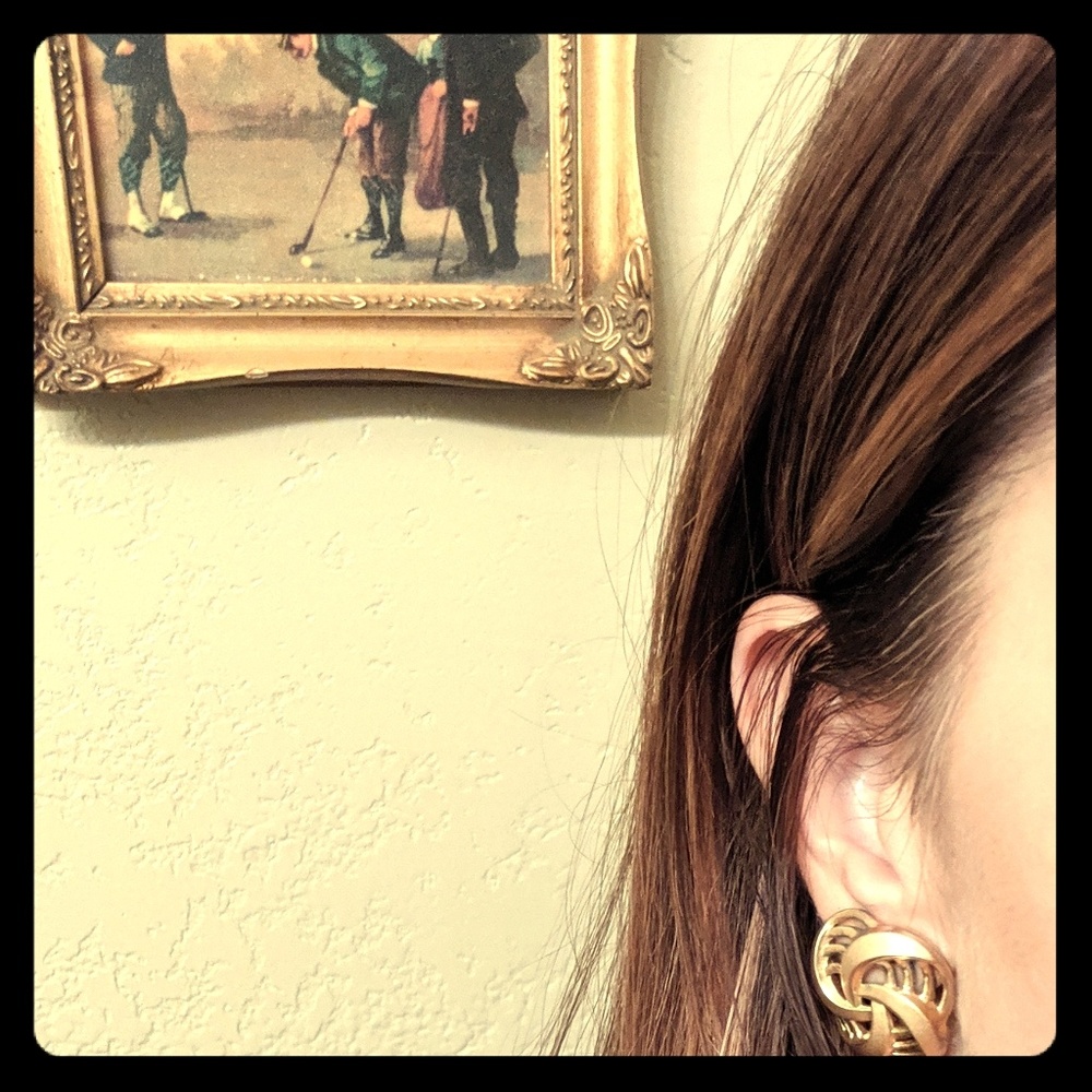 Vintage Crown Trifari Retro Clip-on Earrings